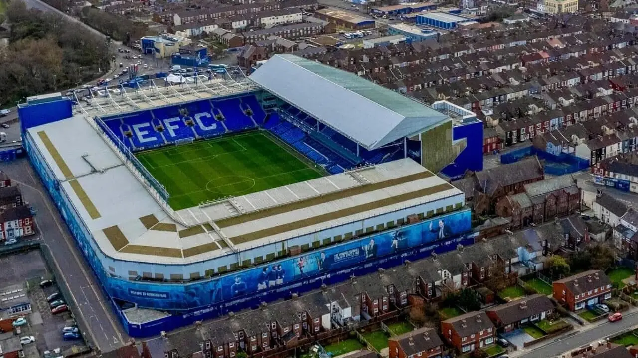 Everton e Liverpool duelam no Hill Dickinson Stadium pelo Dérbi de Merseyside