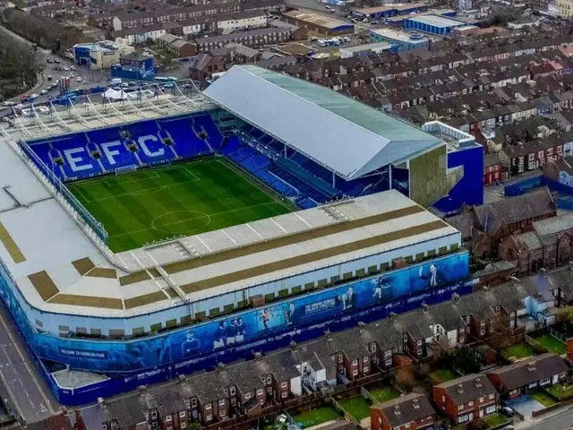 Everton e Liverpool duelam no Hill Dickinson Stadium pelo Dérbi de Merseyside